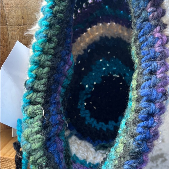 Hand Crocheted Beanie Hat-Great Gift - Picture 12 of 12